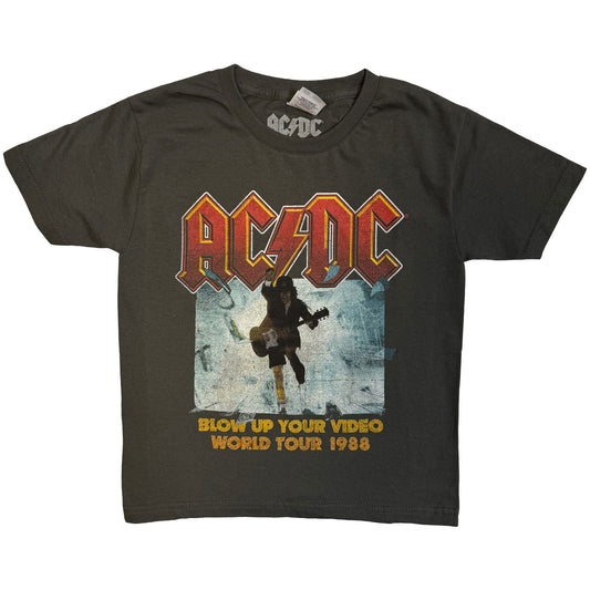 Een foto van een AC/DC T-Shirt
