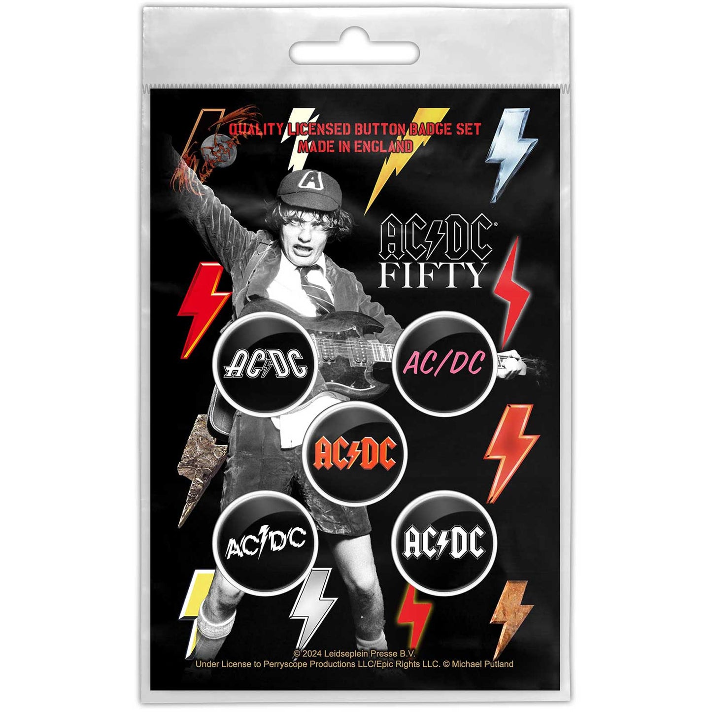 Een foto van een AC/DC Knop Badge Pakket