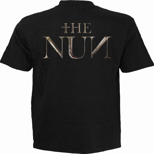 Een foto van een The Nun T-Shirt