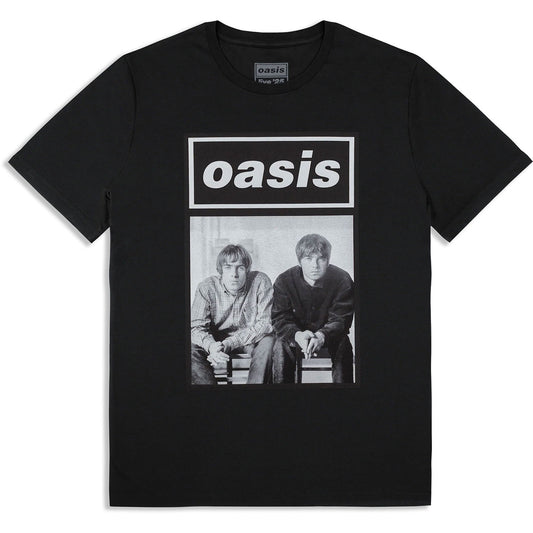 Een foto van een Oasis T-Shirt