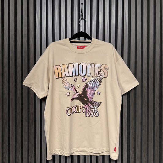 Een foto van een Ramones T-Shirt