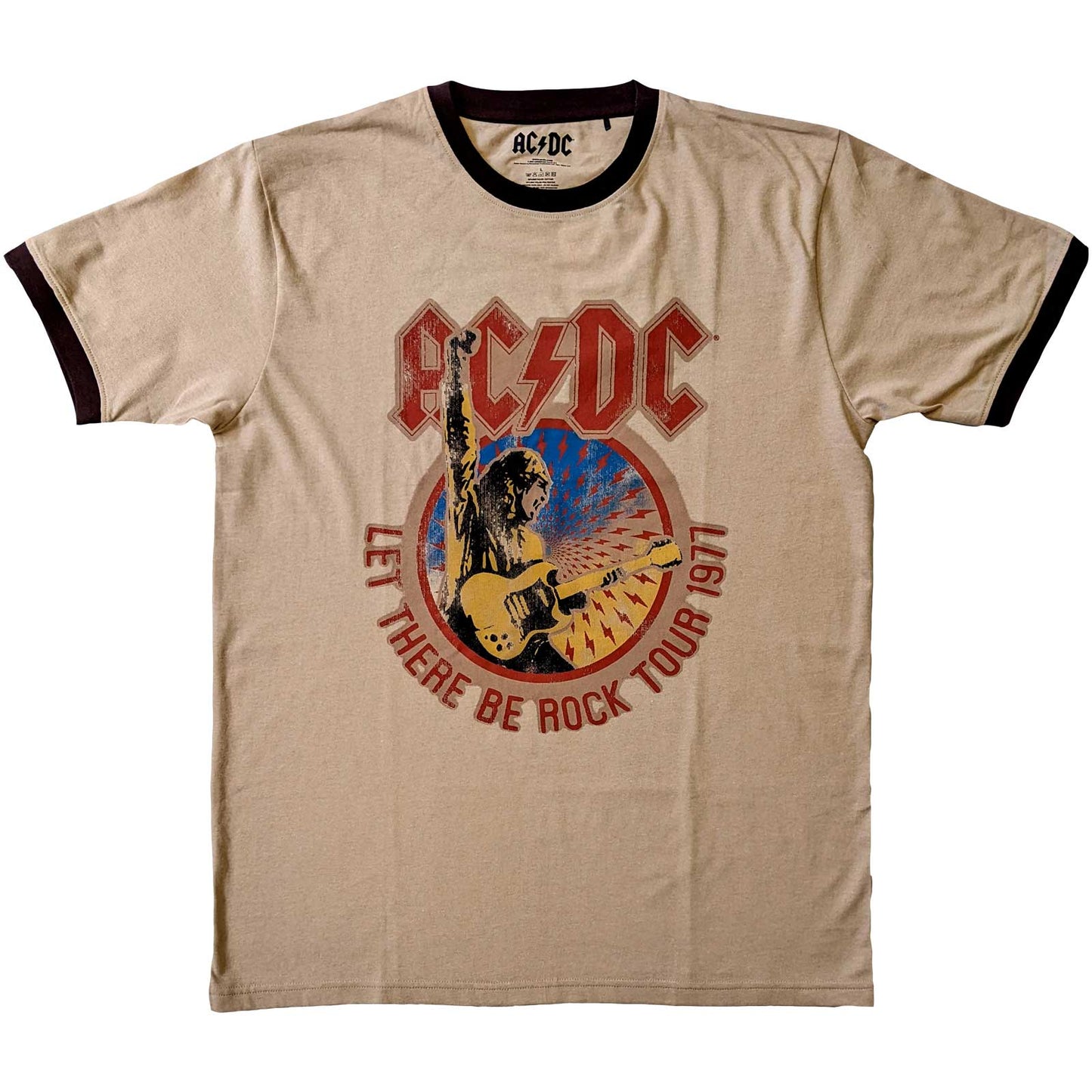 Een foto van een Ringer T-Shirt van AC/DC.