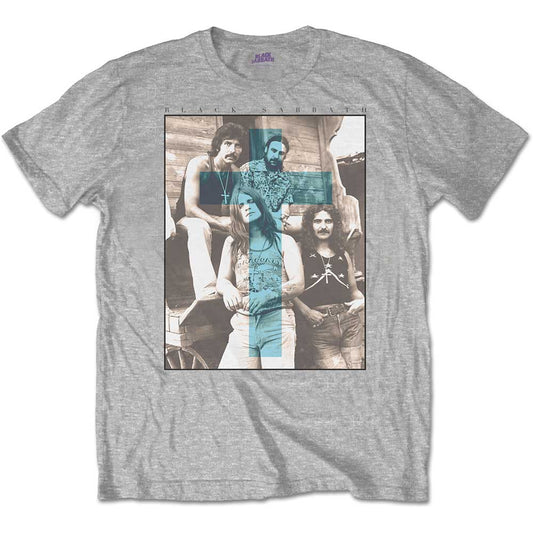 Een foto van een T-Shirt van Black Sabbath.