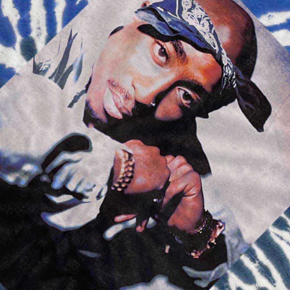 Een foto van een Tupac T-Shirt