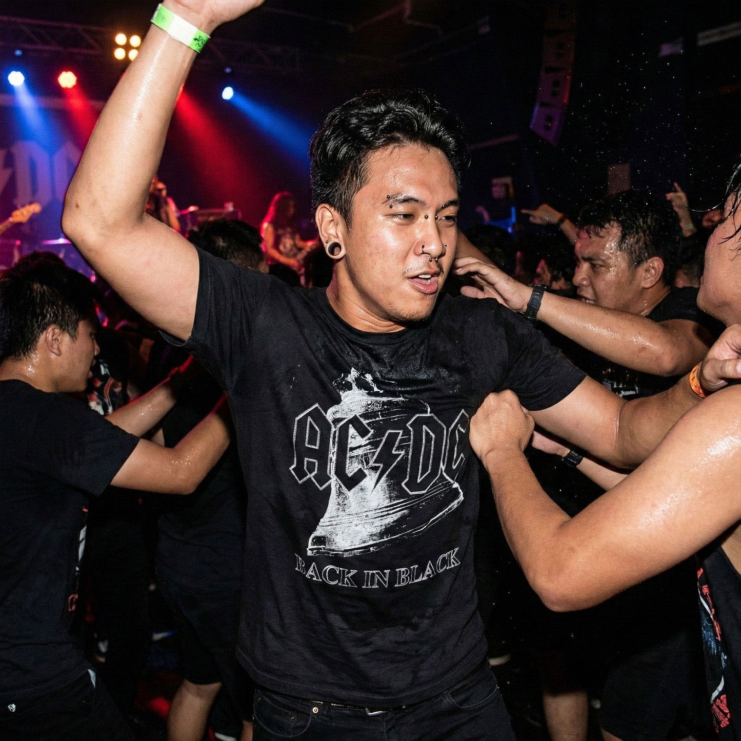 Een foto van een AC/DC T-Shirt