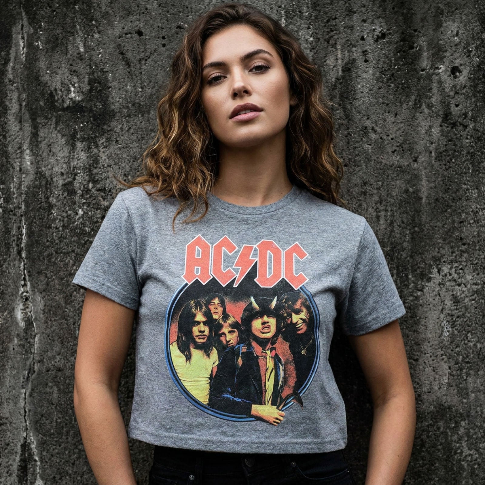 Een foto van een AC/DC Crop Top