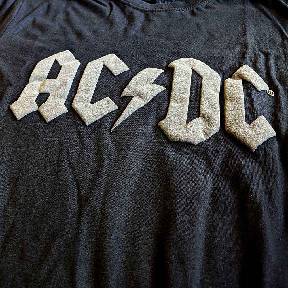 Een foto van een AC/DC T-Shirt