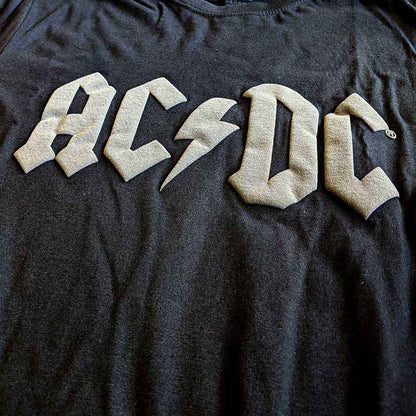 Een foto van een AC/DC T-Shirt