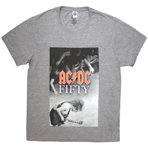 Een foto van een AC/DC T-Shirt