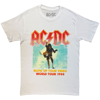 Een foto van een AC/DC T-Shirt
