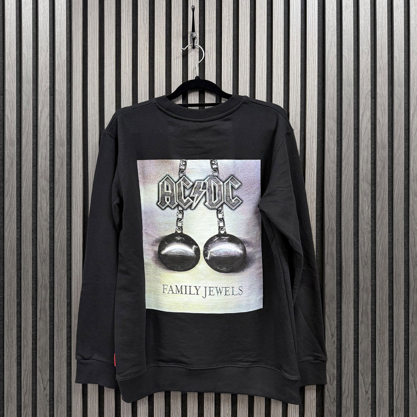 Een foto van een AC/DC Sweatshirt