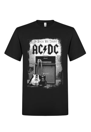 Een foto van een AC/DC T-Shirt