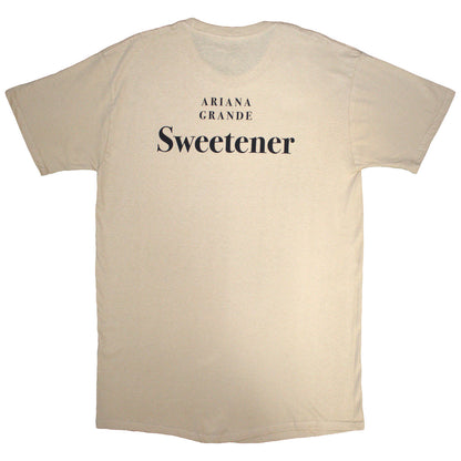 Een foto van een Ariana Grande T-Shirt