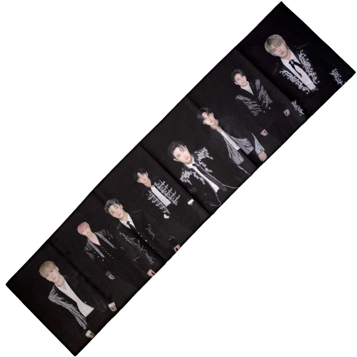 Een foto van een ATEEZ Textiel Poster