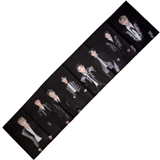 Een foto van een ATEEZ Textiel Poster