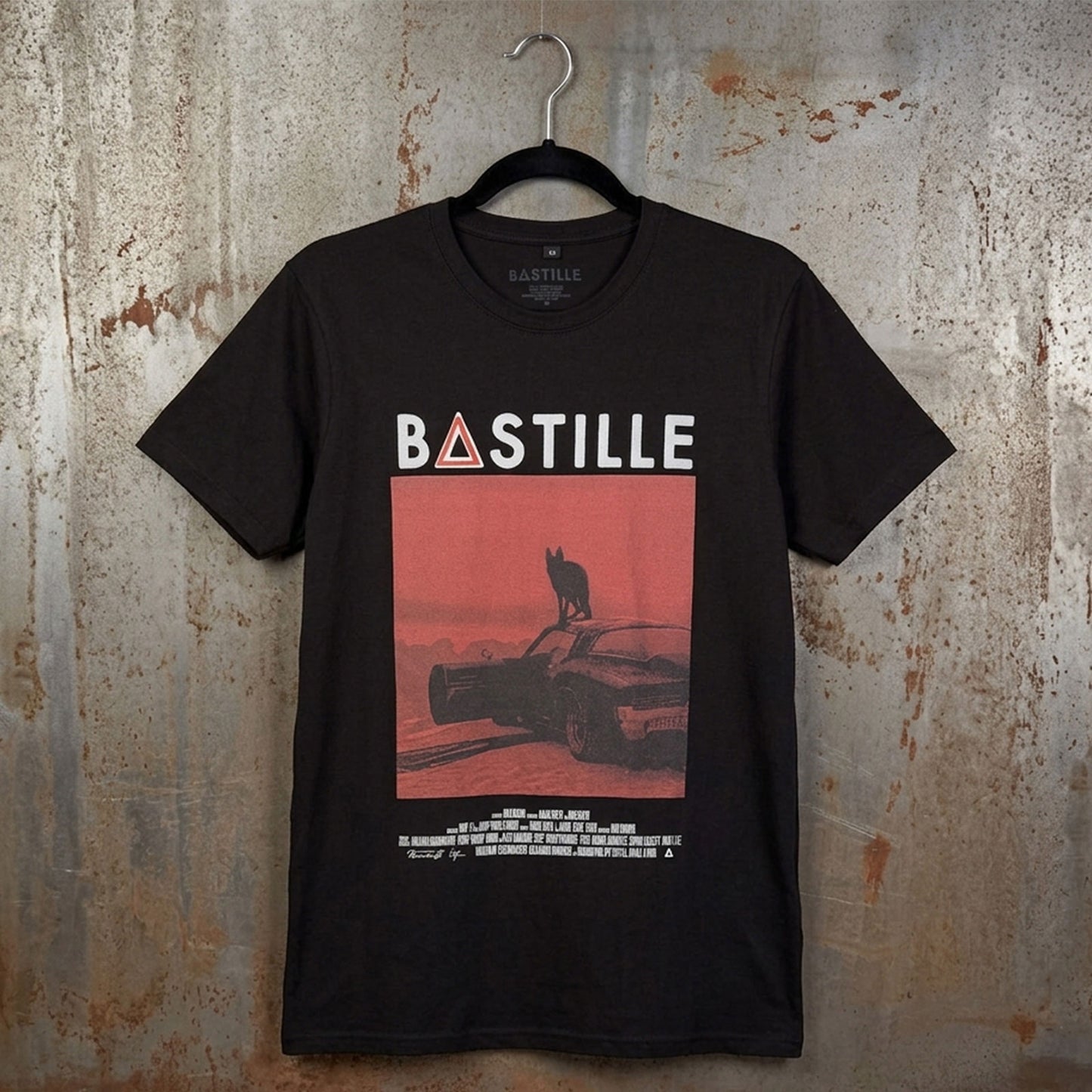 Een foto van een Bastille T-Shirt
