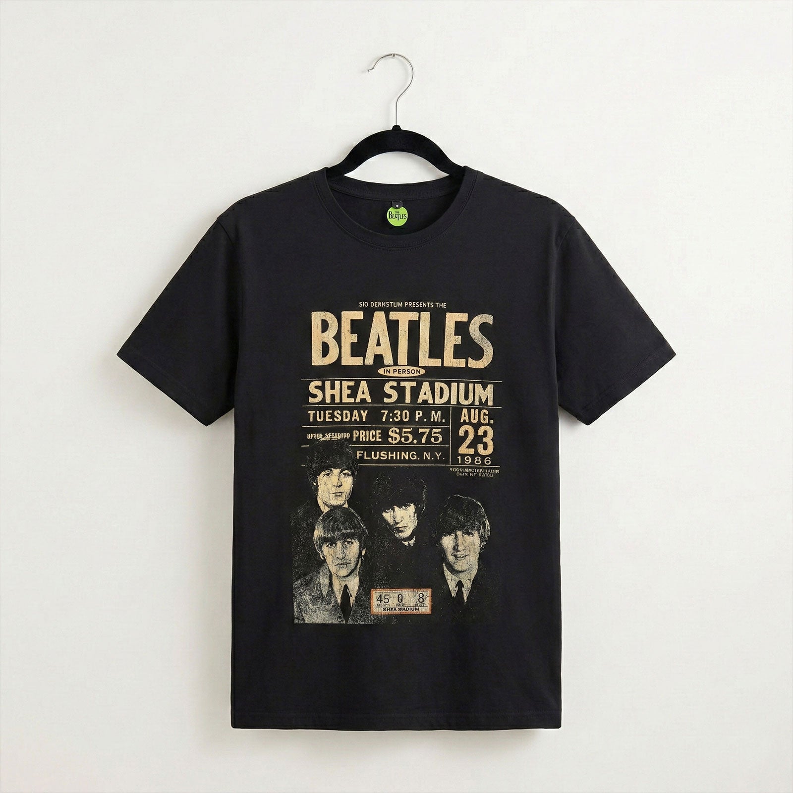 Een foto van een The Beatles T-Shirt
