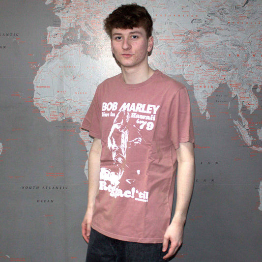 Een foto van een Bob Marley T-Shirt
