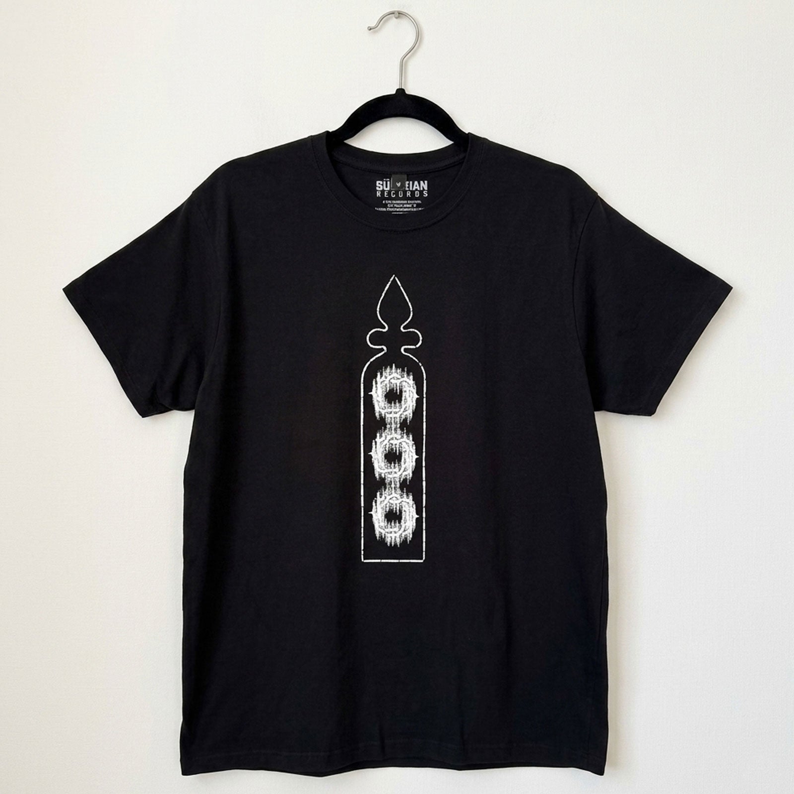 Een foto van een Bad Omens T-Shirt