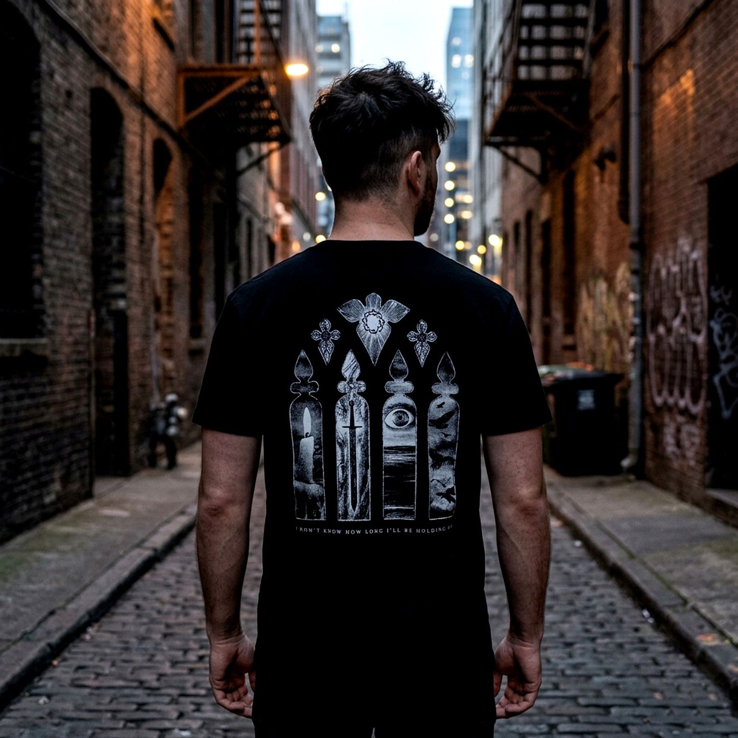Een foto van een Bad Omens T-Shirt