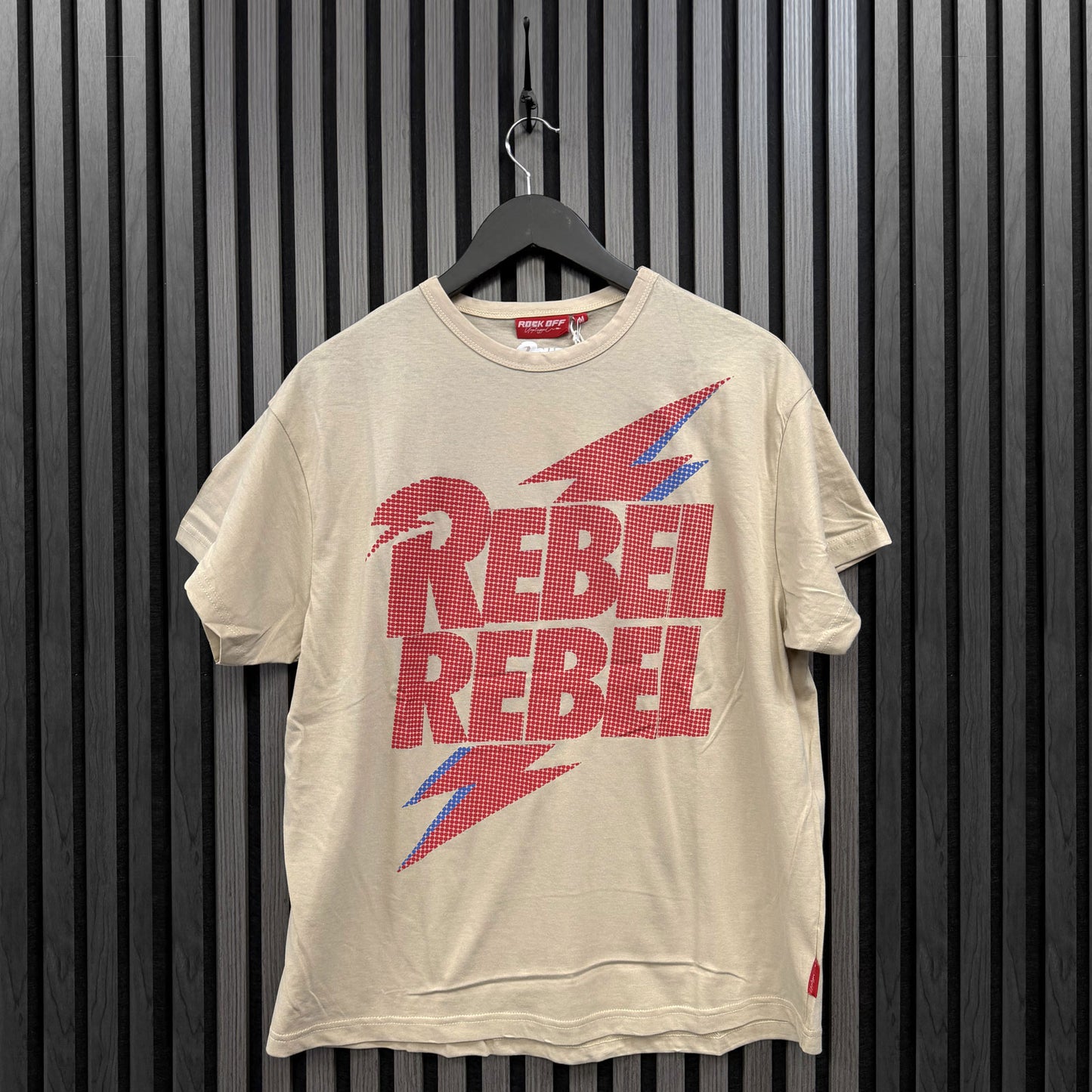 Een foto van een David Bowie T-Shirt