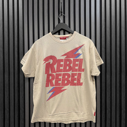 Een foto van een David Bowie T-Shirt