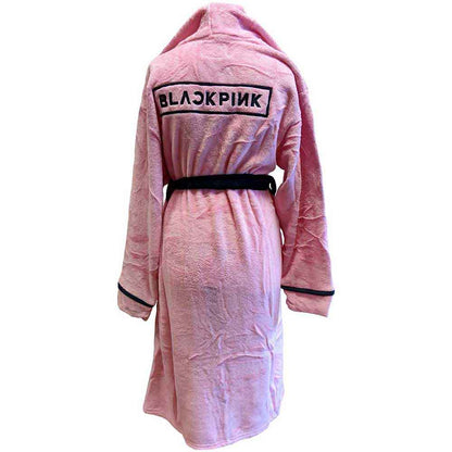 Een foto van een BlackPink Badjas