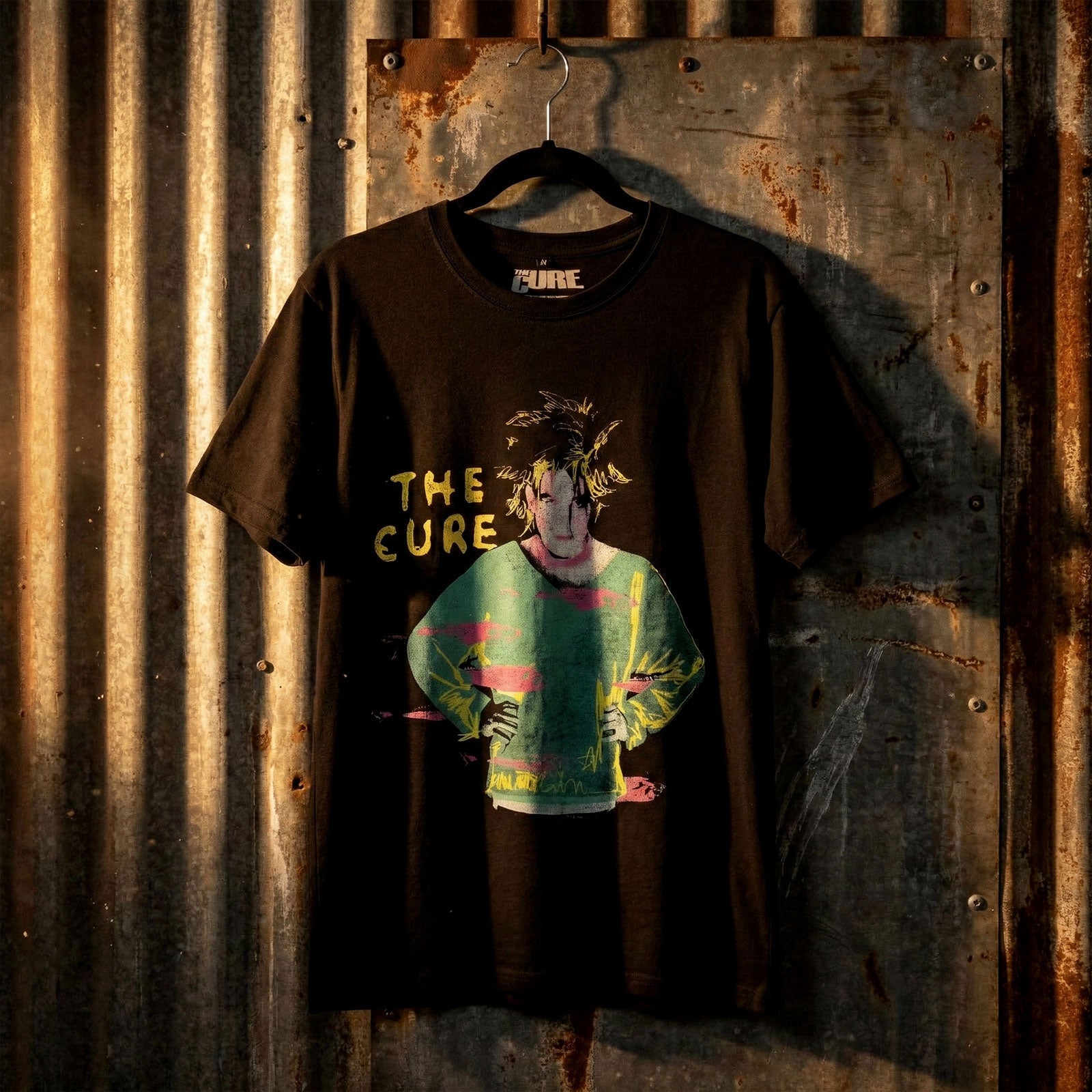 Een foto van een The Cure T-Shirt