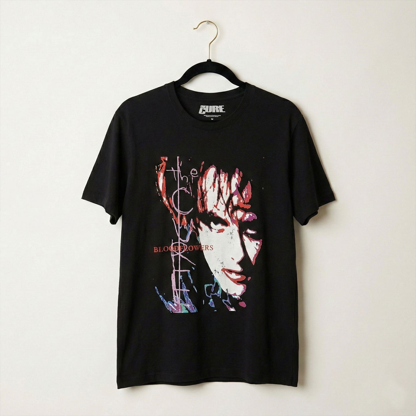 Een foto van een The Cure T-Shirt