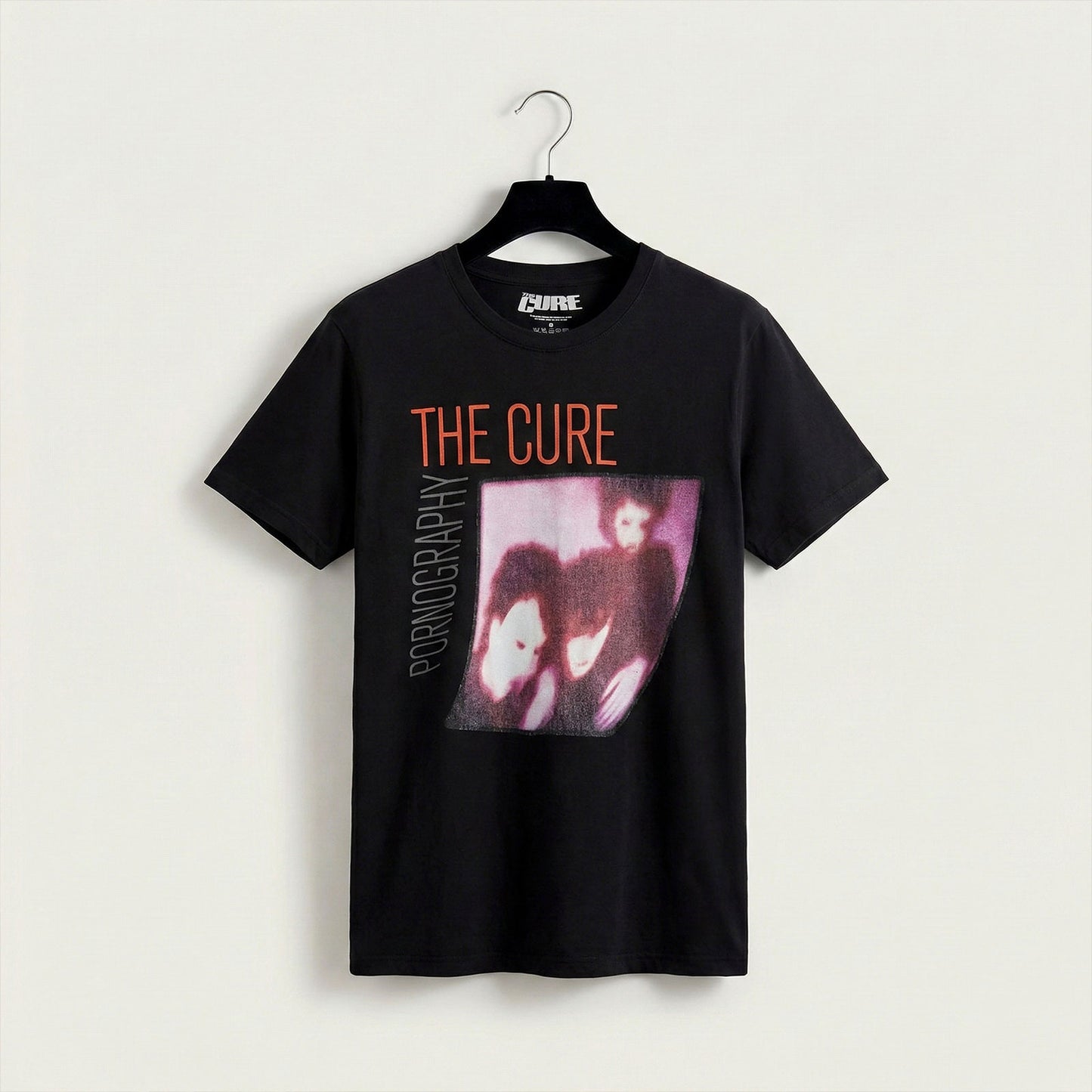 Een foto van een The Cure T-Shirt