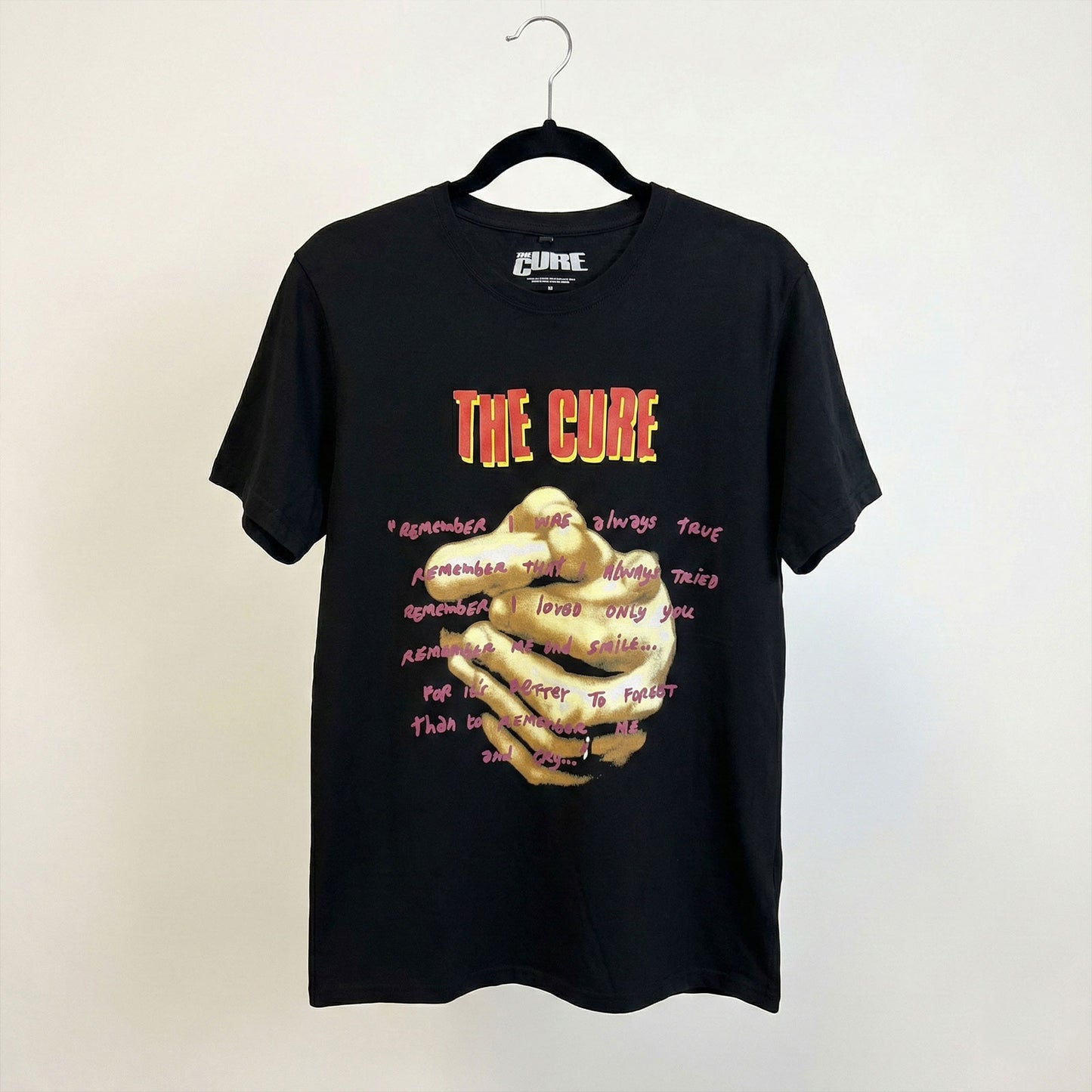 Een foto van een The Cure T-Shirt