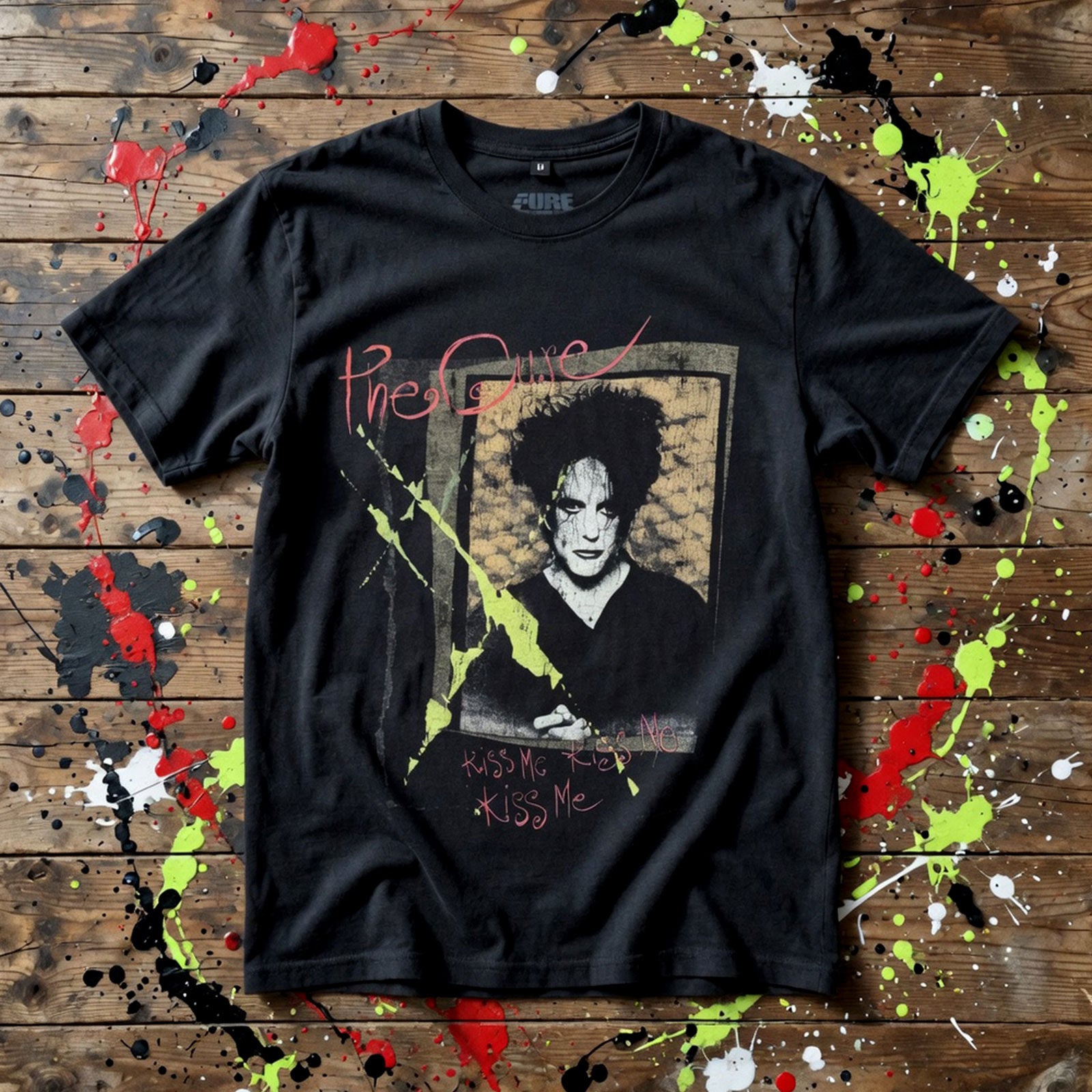 Een foto van een The Cure T-Shirt