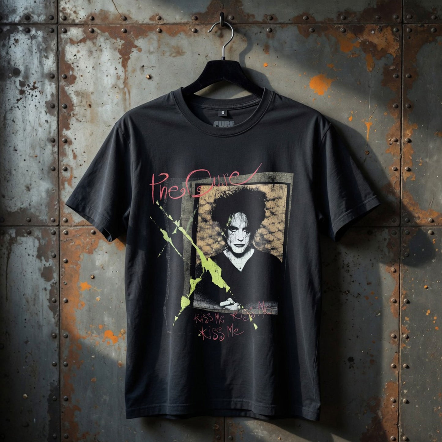 Een foto van een The Cure T-Shirt