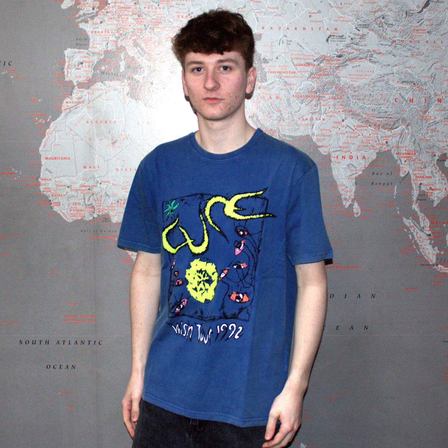 Een foto van een The Cure T-Shirt