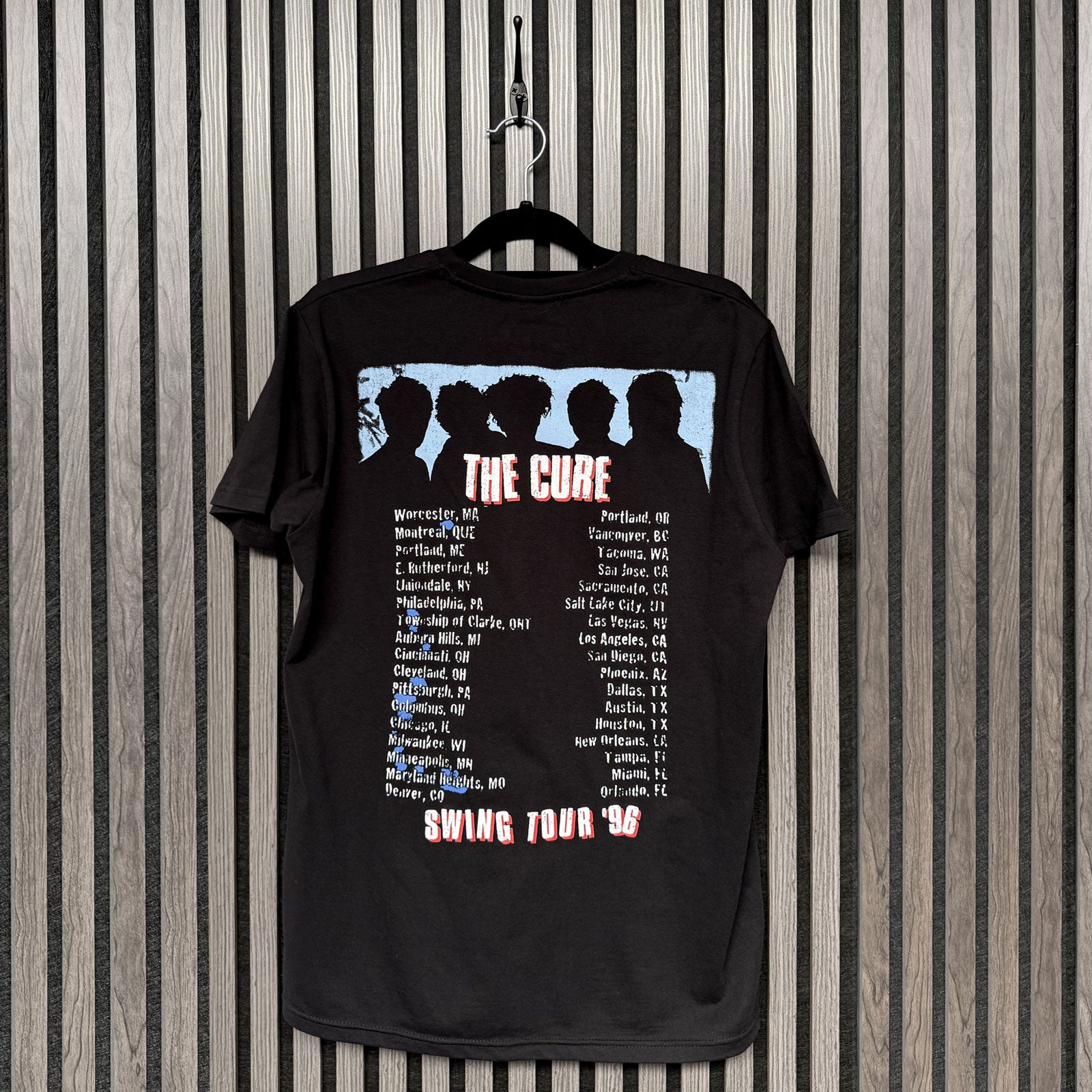 Een foto van een The Cure T-Shirt