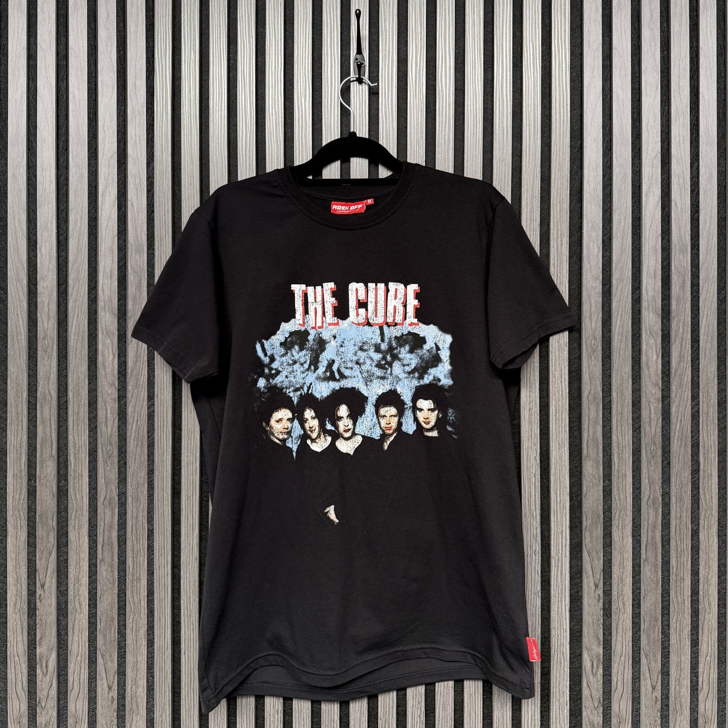 Een foto van een The Cure T-Shirt