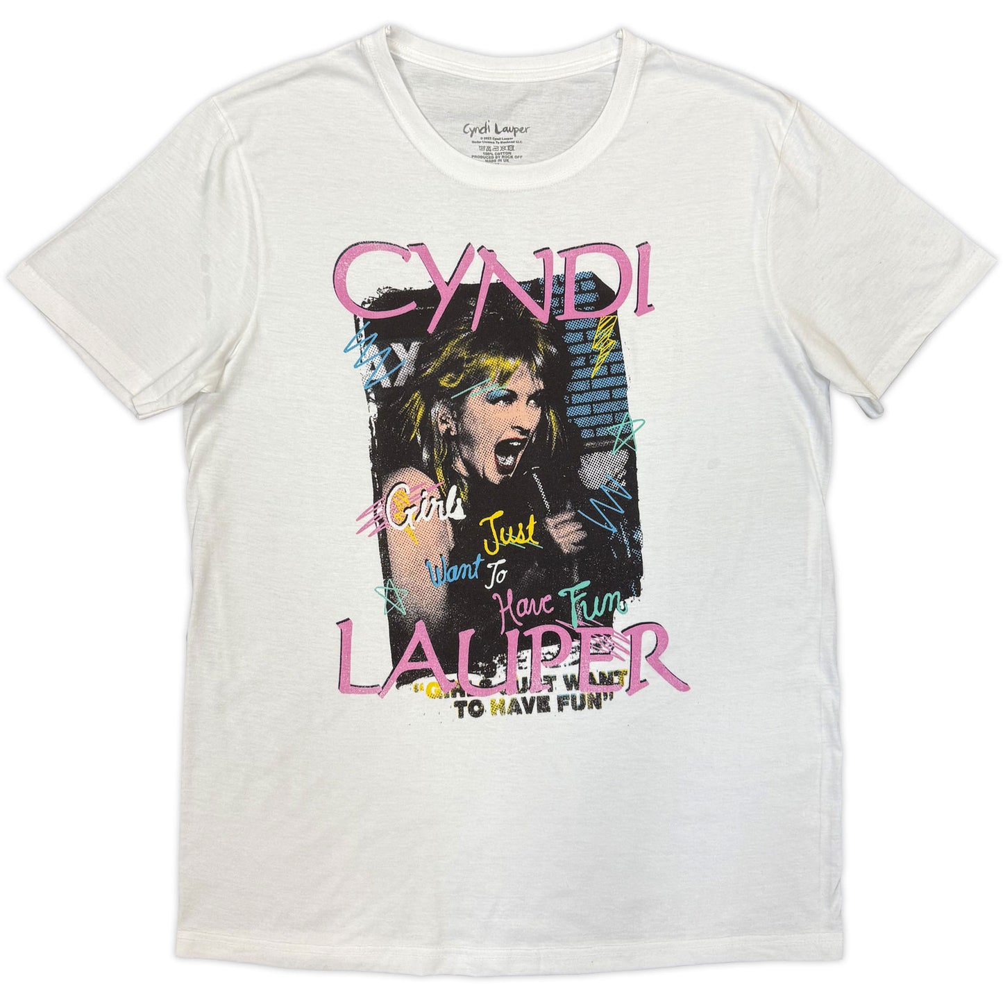 Een foto van een Cyndi Lauper T-Shirt