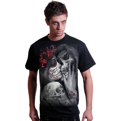 Een foto van een Spiral T-Shirt