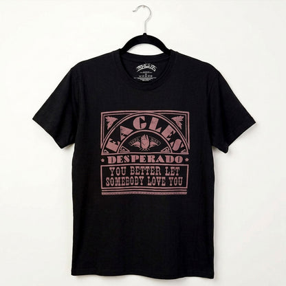 Een foto van een Eagles T-Shirt