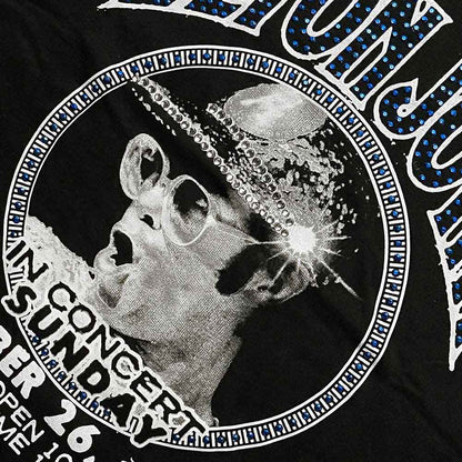 Een foto van een Elton John T-Shirt