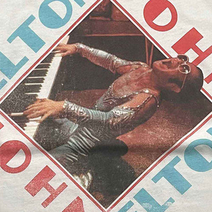 Een foto van een Elton John Ringer T-Shirt