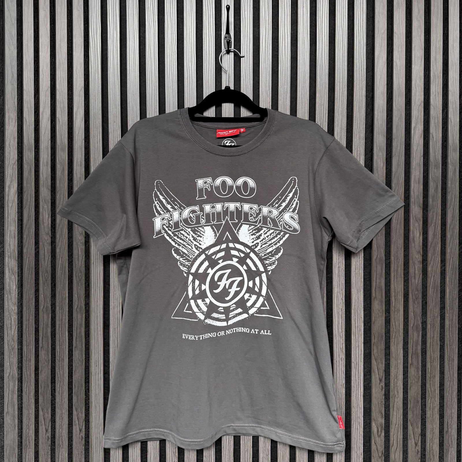 Een foto van een Foo Fighters T-Shirt