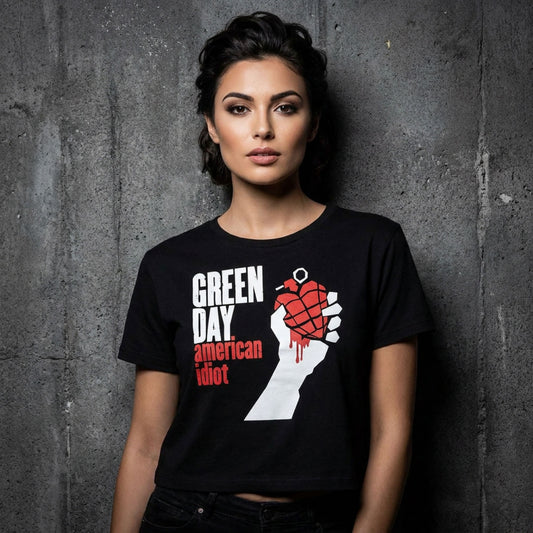 Een foto van een Green Day Crop Top