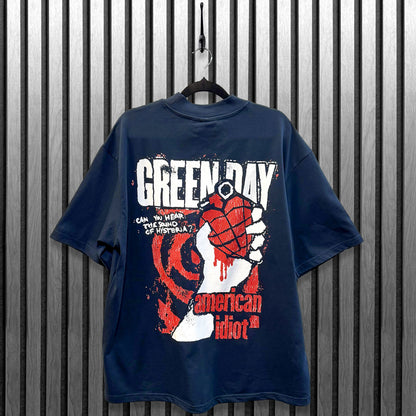 Een foto van een Green Day T-Shirt