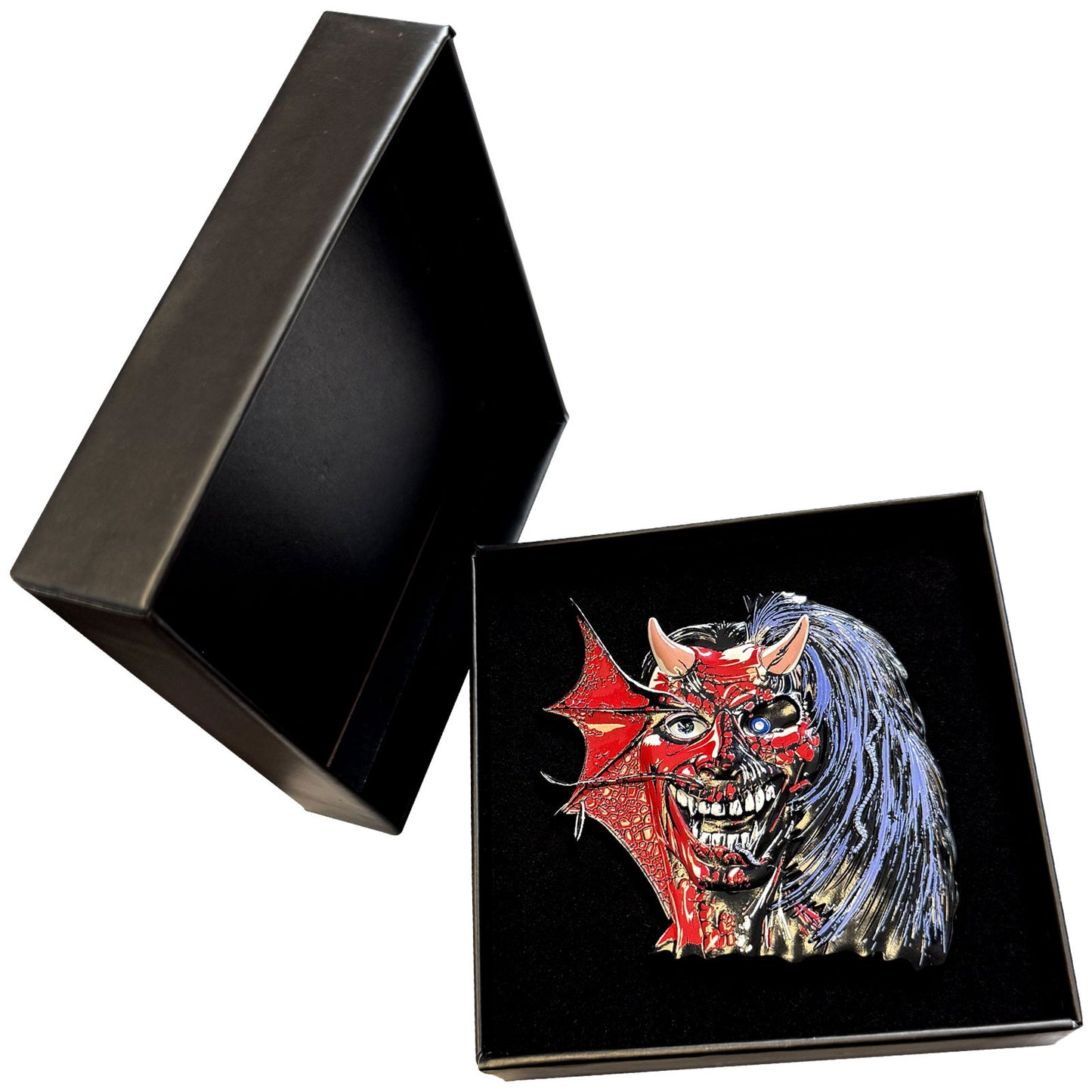 Een foto van een Iron Maiden Speld Badge