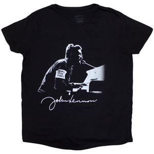 Een foto van een John Lennon T-Shirt