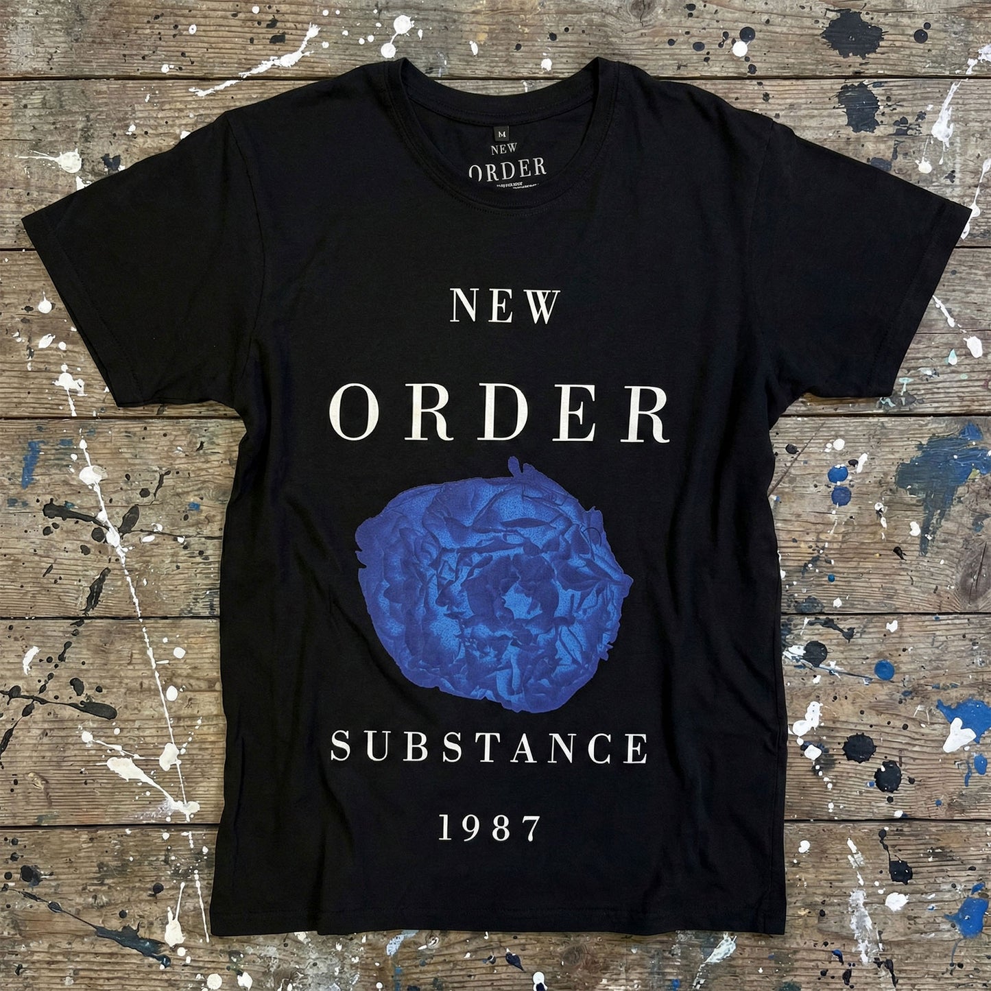 Een foto van een New Order T-Shirt