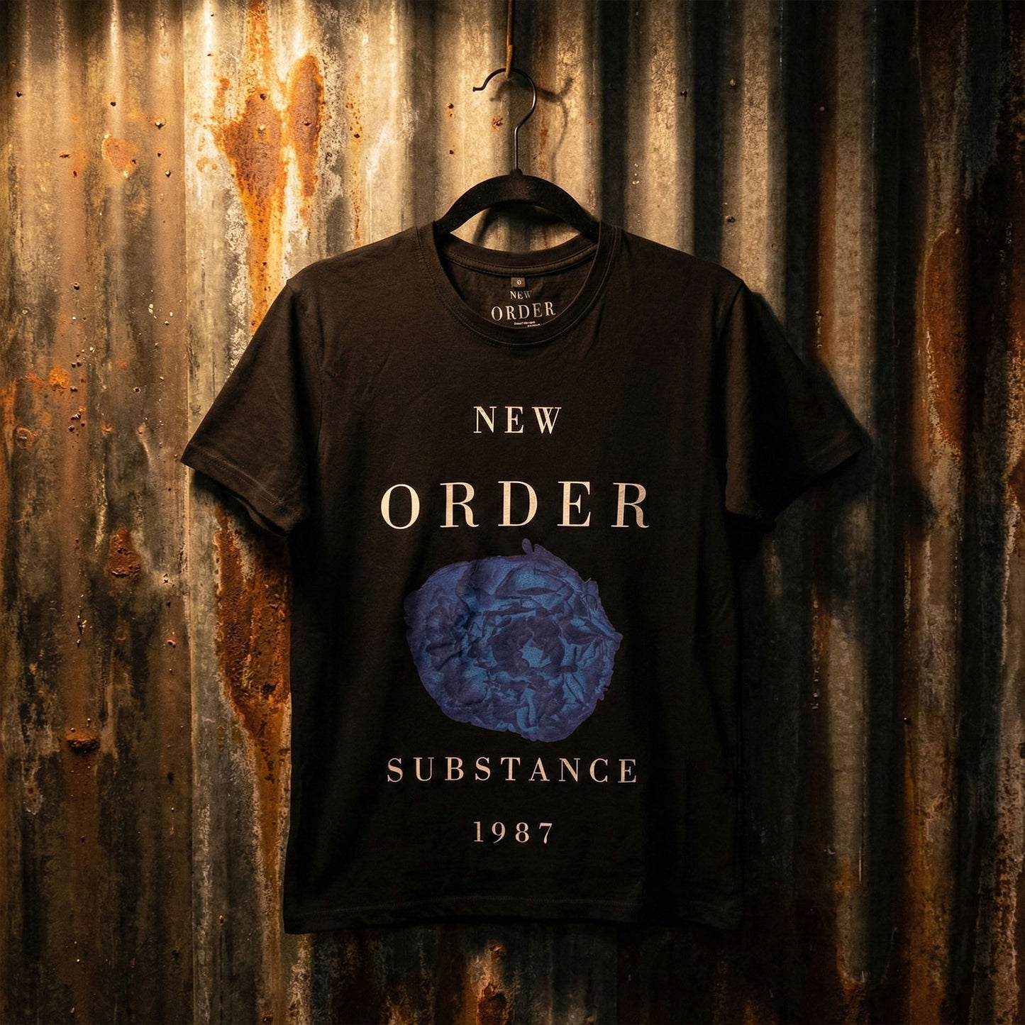 Een foto van een New Order T-Shirt