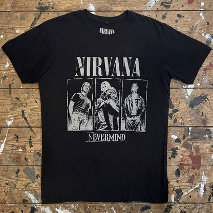 Een foto van een Nirvana T-Shirt