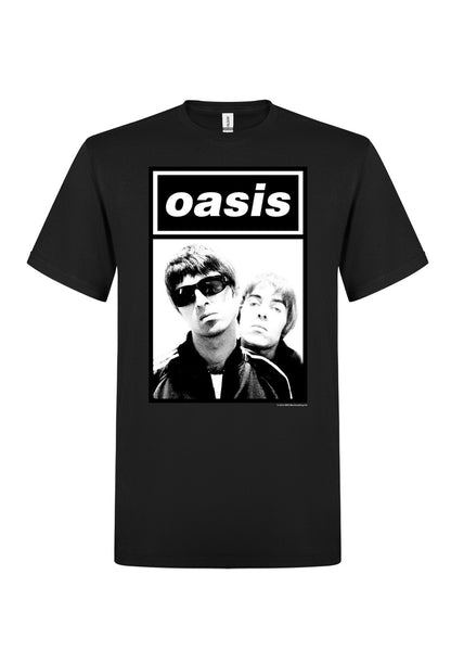 Een foto van een OASIS T-Shirt